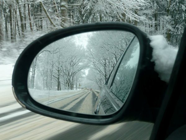 Winterbild Rückspiegel