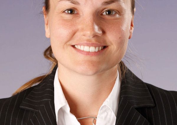DMSB Generalsekretaerin Dr Juli Walter klein