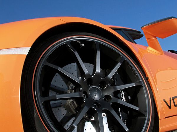 20 VOS Huracan klein