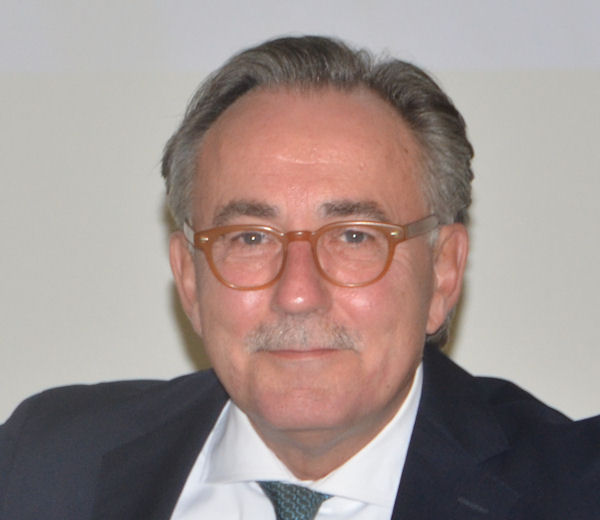 Ausbildung Peter Hülzer klein