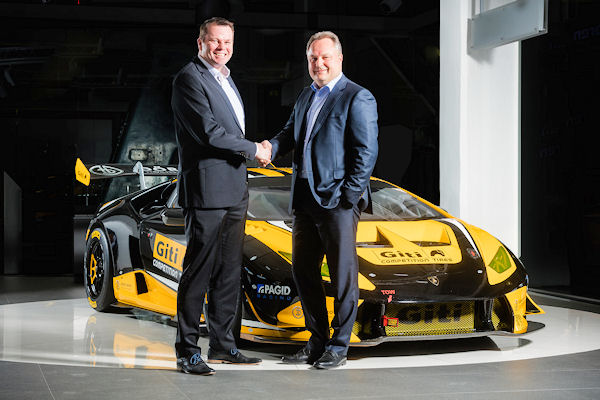Giti Tire 24h Handshake Rainer Dörr Tobias Stöckmann tb
