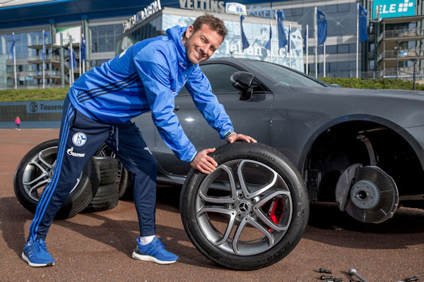 Schalke Weinzierl Kumho tb
