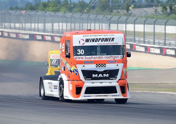 Truck Race Trophy1 klein