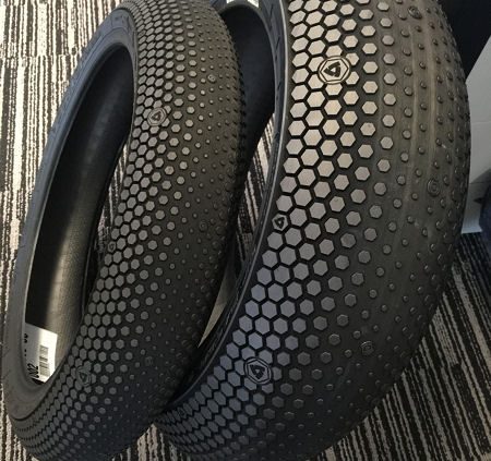 Dunlop gelaserte Motorradreifen