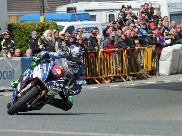 Dunlop nächster TT Sieg von Ian Hutchinson