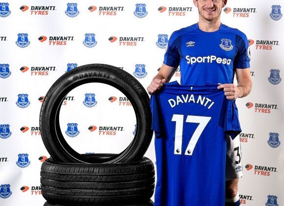 Davanti Everton tb