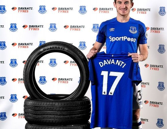 Davanti Everton tb