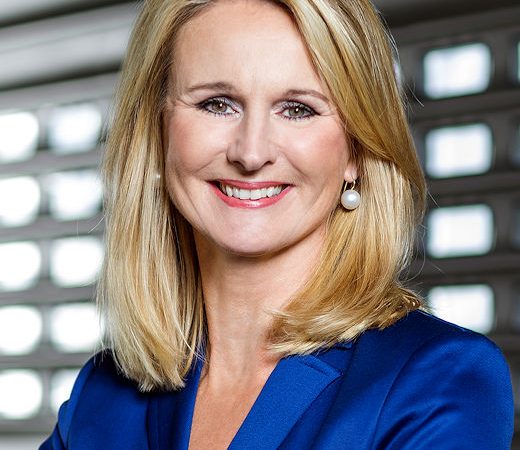Reinhart Dr. Ariane