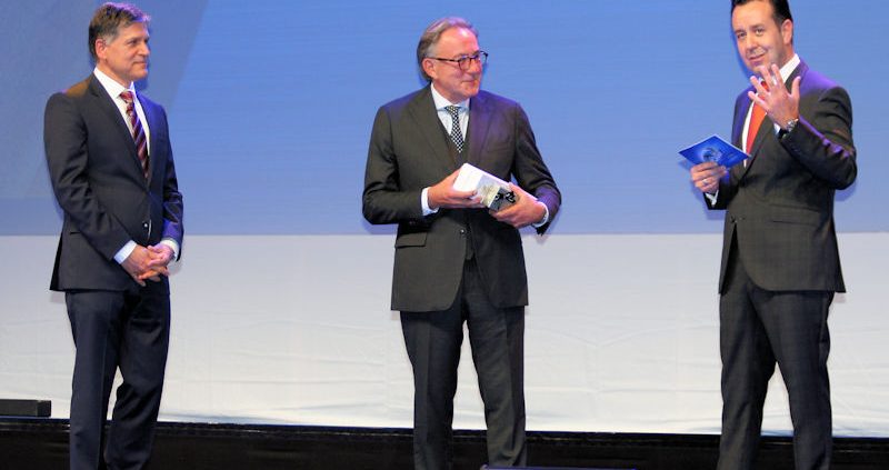 GDHS würdigt Hülzer tb
