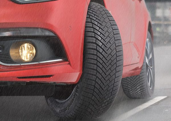 Continental AllSeasonContact am Auto montiert
