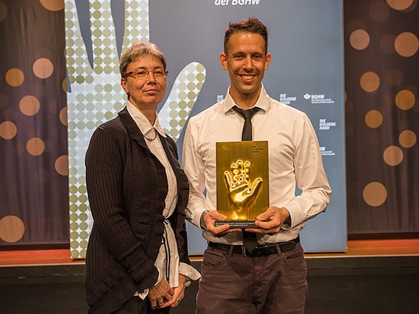Reifen Müller bekommt Die Goldene Hand 2017