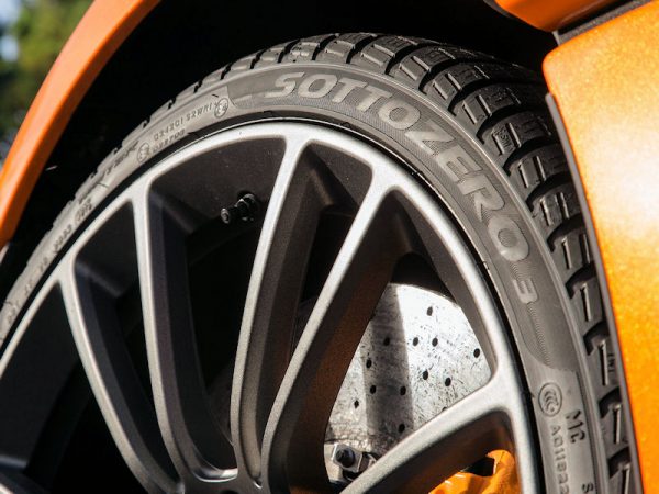Pirelli McLaren Winterreifen tb