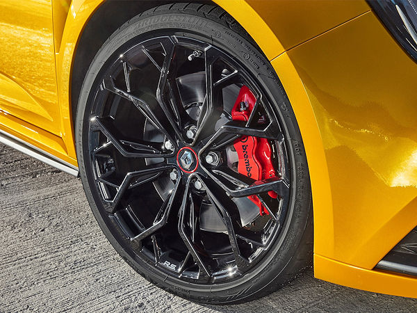 Bridgestone Potenza S001 OE beim Renault Mégane R.S.