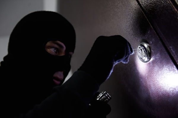 Reifendiebstahl Reifendiebstahl