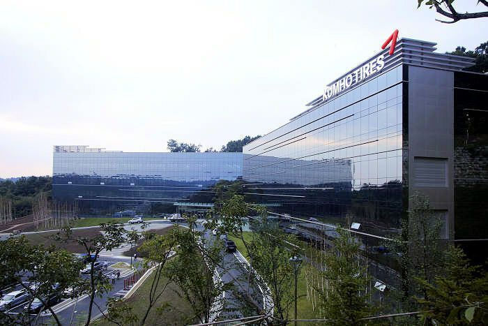 Kumho verkauft tb