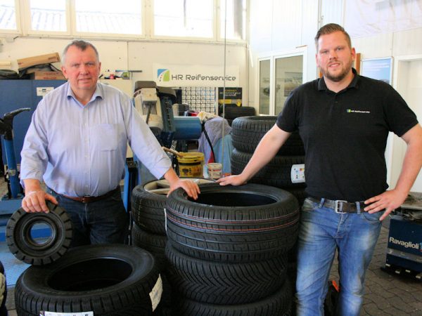 HR Reifenservice Vater und Sohn tb