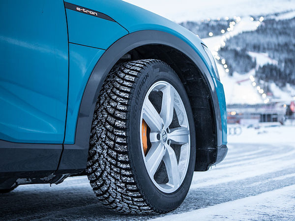 Pirelli Ice Zero 2