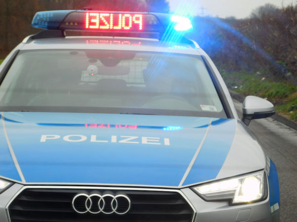 Polizeifahrzeug Audi klein