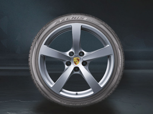 Porsche Macan Falken tb