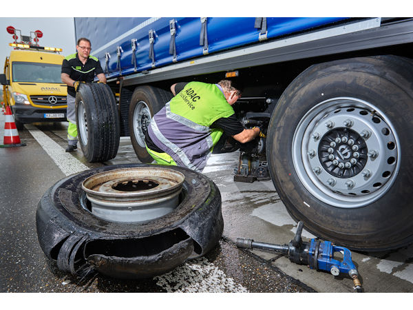 ADAC Truckservice klein