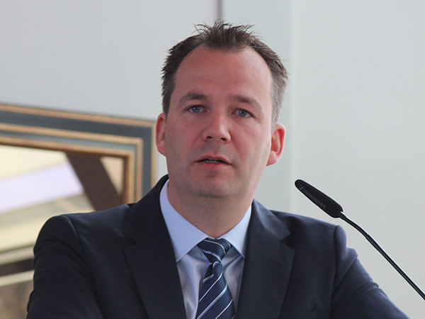 Helm Stephan