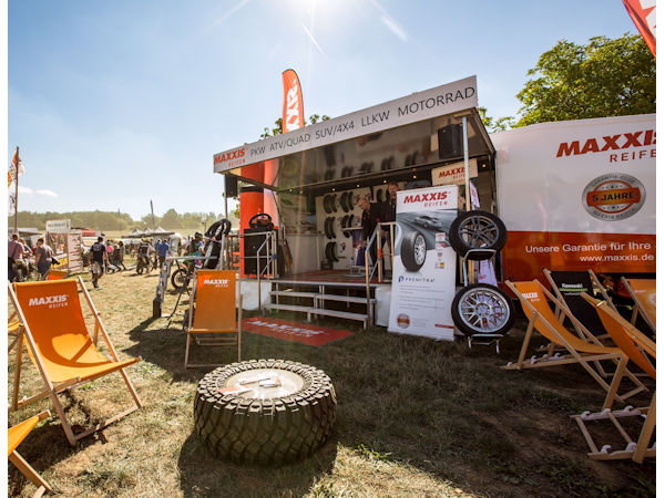 Pressebild Promotionstand Maxxis 002 klein