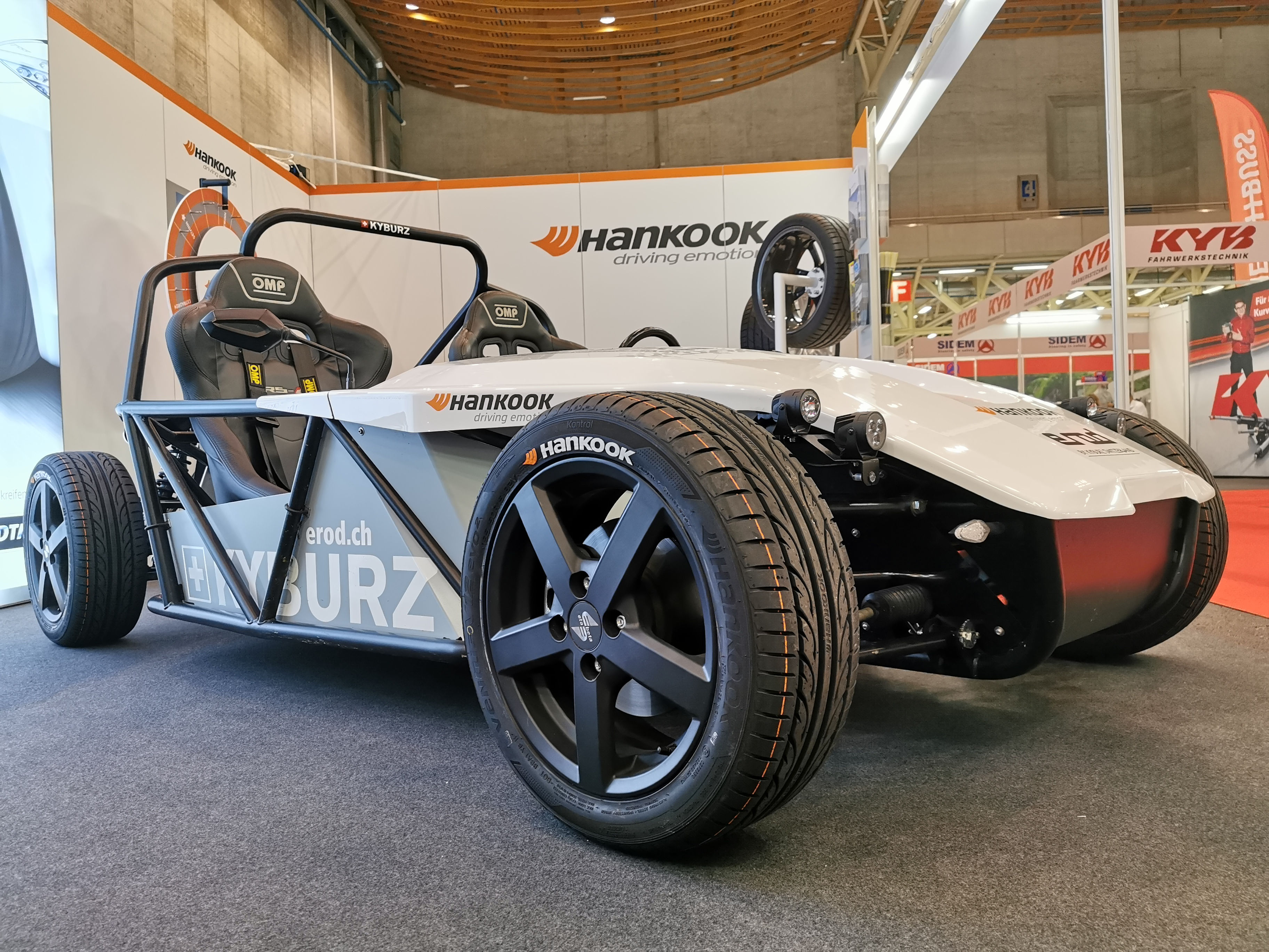 20190909 Hankook stattet Schweizer Elektro Roadster aus
