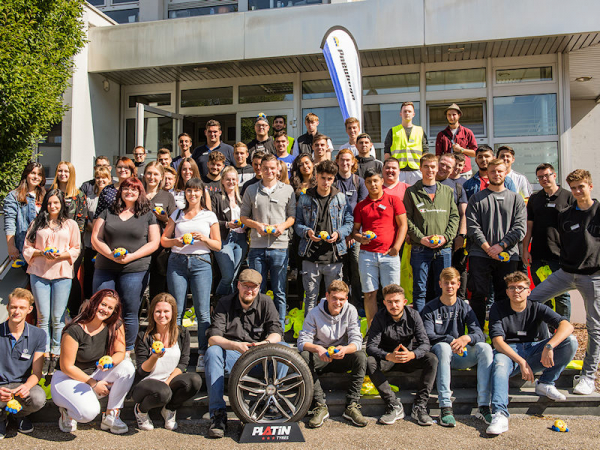 Azubi2019 Pressebild 5676 m tb
