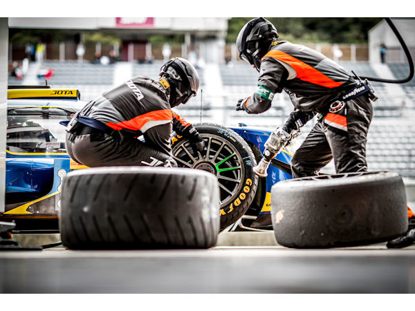 Goodyear Reifenwechsel klein