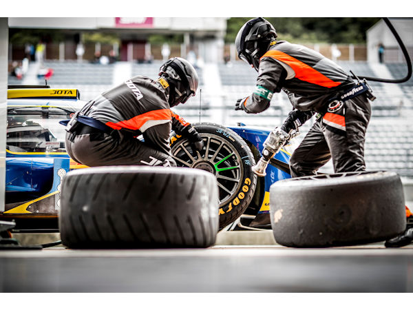 Goodyear Reifenwechsel klein