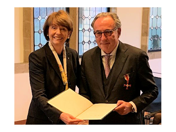 Peter Hülzer Verdienstorden klein