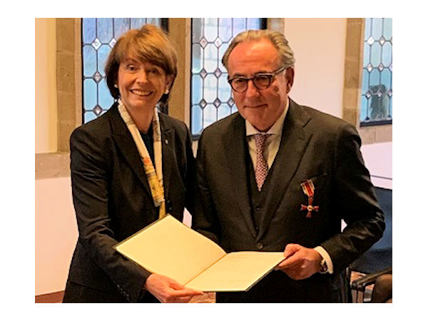 Peter Hülzer Verdienstorden klein