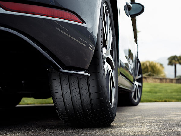 Goodyear EfficientGrip Performance 2