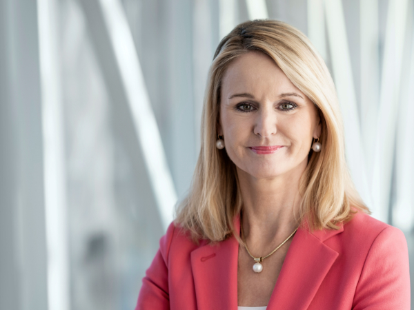 Dr. Ariane Reinhart tb