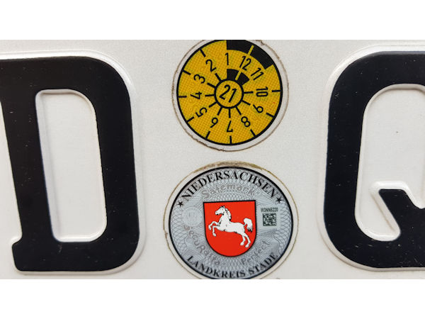 TÜV Plakette klein