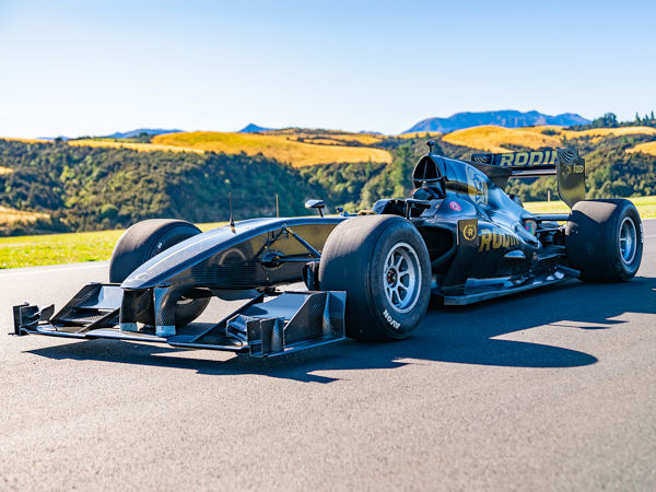 Avon Tyres für FZED Einsitzer von Rodin Cars