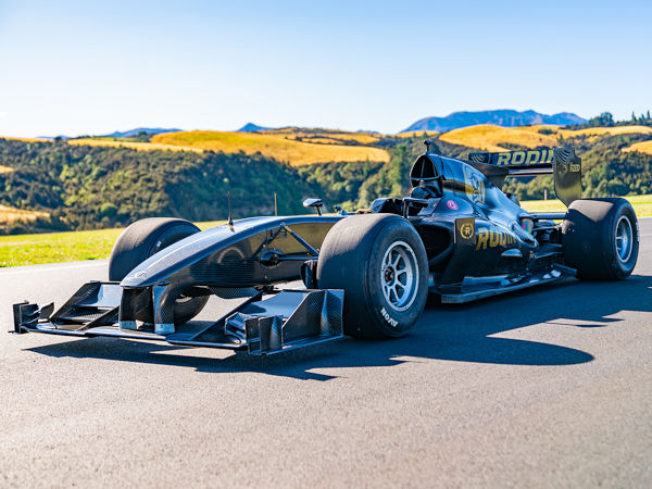 Avon Tyres für FZED Einsitzer von Rodin Cars