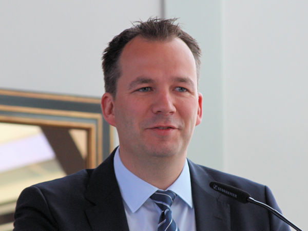 Helm Stephan
