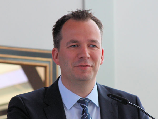 Helm Stephan
