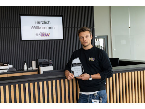 KW Brandmanager Jonas Ehrmann mit TheoAward 1