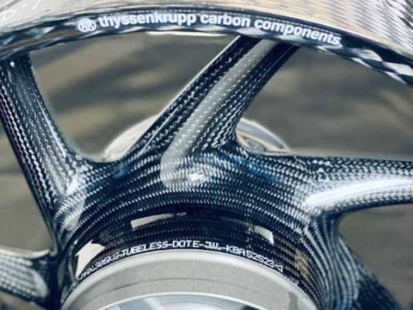 Weltweite Straßenzulassung für Thyssenkrupp Carbonfelgen