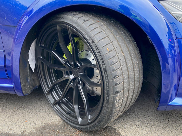Polizei Duesseldorf kontrolliert getunten Audi