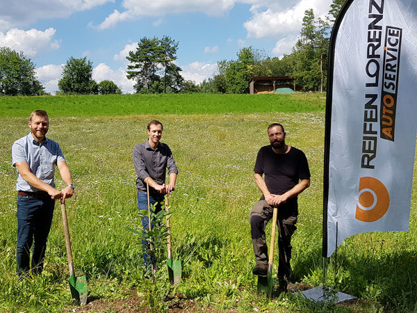 Reifen Lorenz Baumpflanzaktion mit Michelin