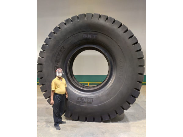 BKT Earthmax 57