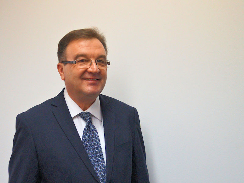 Für Peter Gulow, bei Nexen Tire Vice President Europe Central & East und Managing Director für den DACH-Markt, ist klar, durch das neue Reifenwerk in Tschechien sei „eine weit bessere Versorgung des europäischen Marktes mit Nexen-Tire-Produkten sichergestellt“ (Quelle: Nexen Tire Europe)