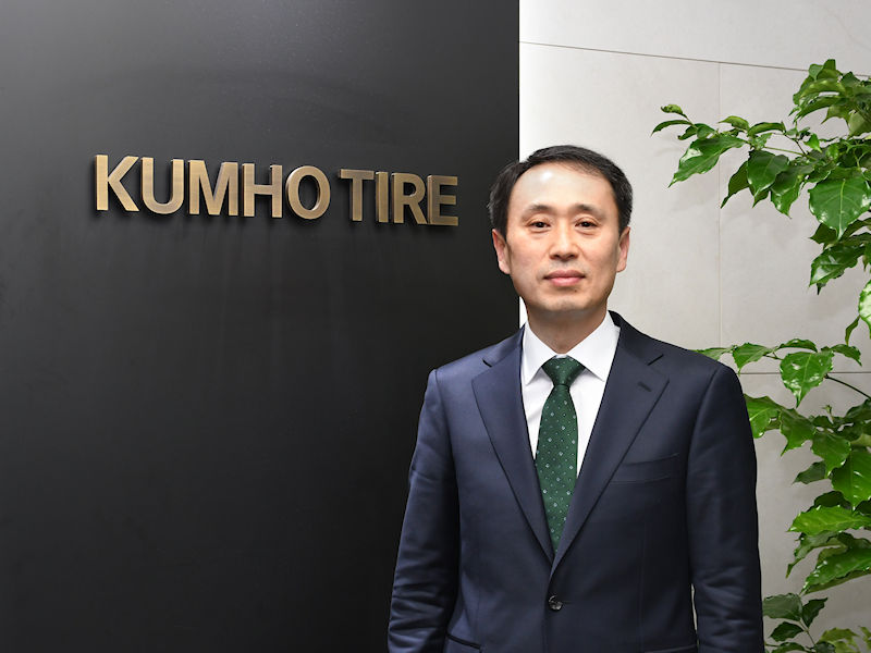 Kumho Gangseung Lee tb