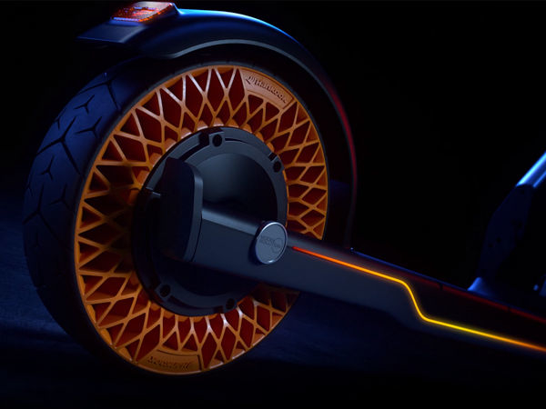 Model Solution E Scooter mit Hankook Luftlosreifen