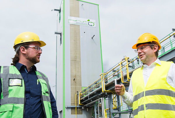 Klein Pascal links und Lach Dr. Christian
