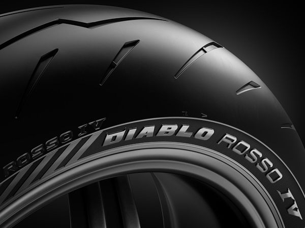 Pirelli Diablo Rosso IV