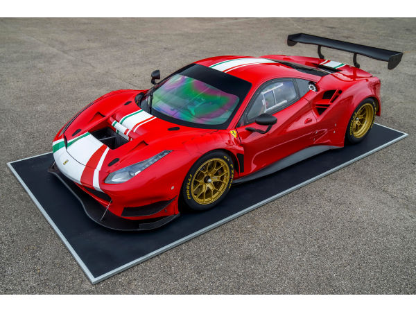 Pirelli Ferrari klein